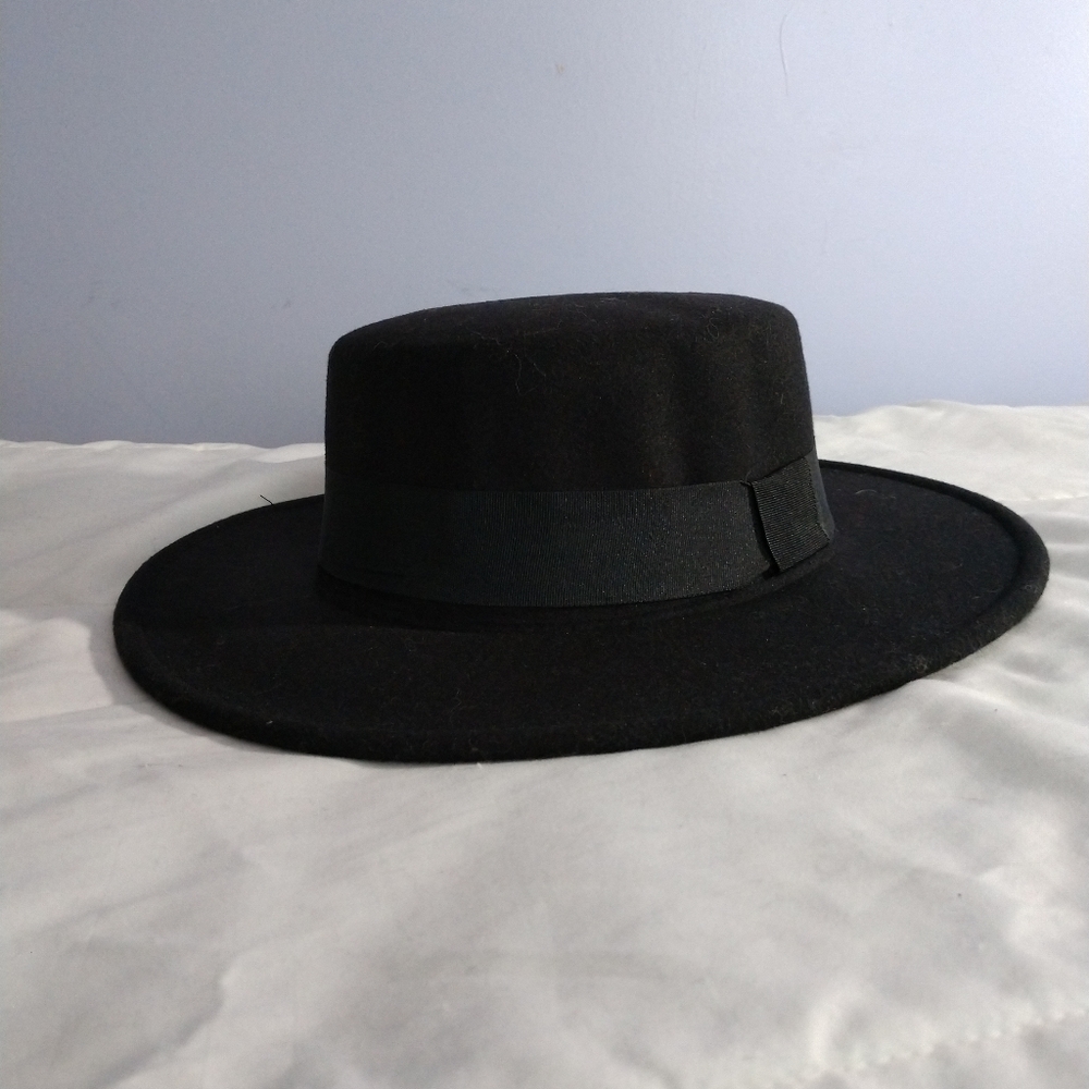 NWT Trezo Circular Black Felt Hat for Ladies